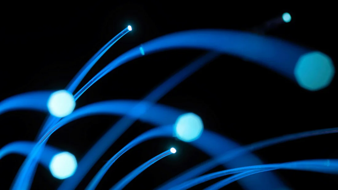 Expandiendo la infraestructura de fibra óptica de ETED