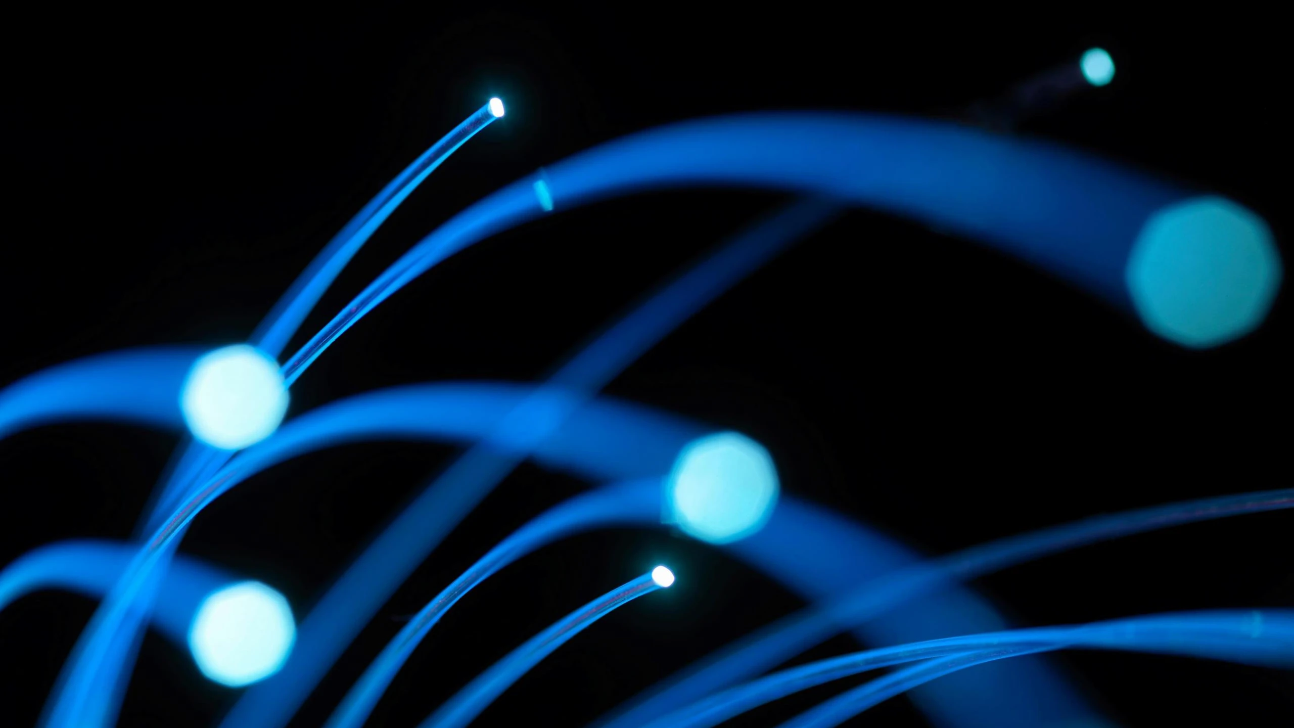 Ampliando a infraestrutura de fibra óptica da ETED